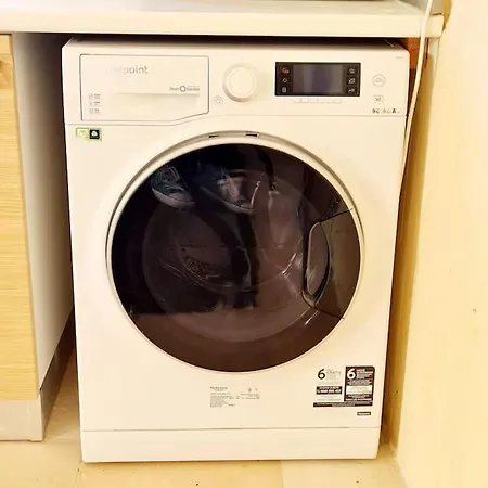 Sunny With Rooftop Terrace In Victoria Lejlighed