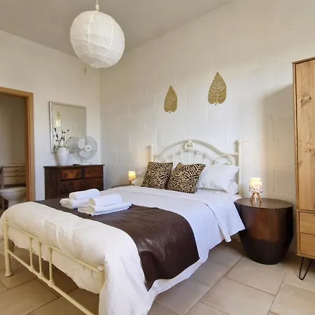 Sunny With Rooftop Terrace In Victoria Ghajn il-Kbira (Gozo)