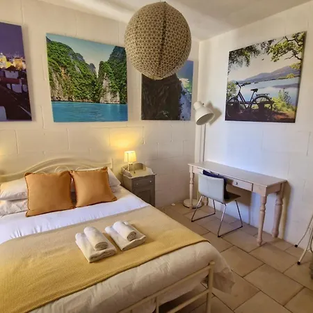 Sunny With Rooftop Terrace In Victoria Lägenhet Ghajn il-Kbira (Gozo)