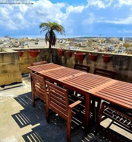 Apartament Sunny With Rooftop Terrace In Victoria *