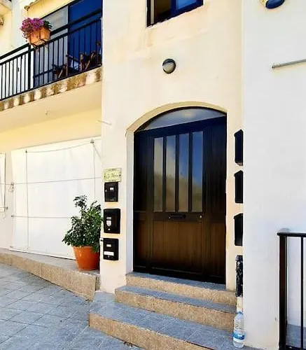 Apartament Sunny With Rooftop Terrace In Victoria Ghajn il-Kbira (Gozo)