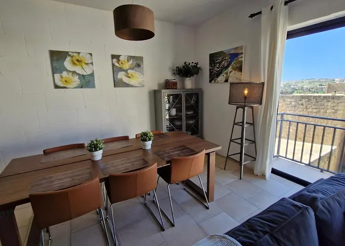 Apartament Sunny With Rooftop Terrace In Victoria *