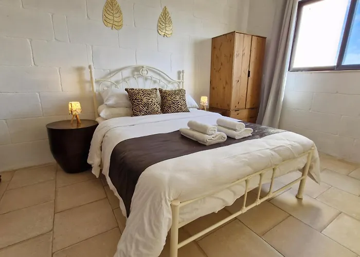 Sunny With Rooftop Terrace In Victoria Apartament Ghajn il-Kbira (Gozo)