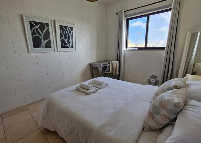 Apartament Sunny With Rooftop Terrace In Victoria *