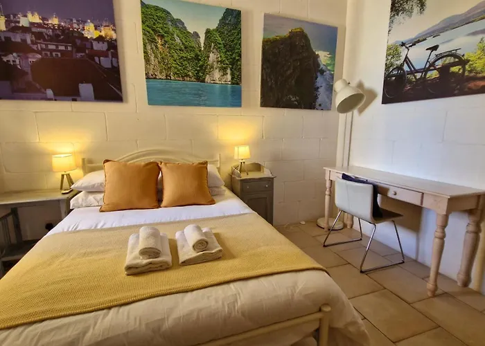 Sunny With Rooftop Terrace In Victoria Apartament Ghajn il-Kbira (Gozo)